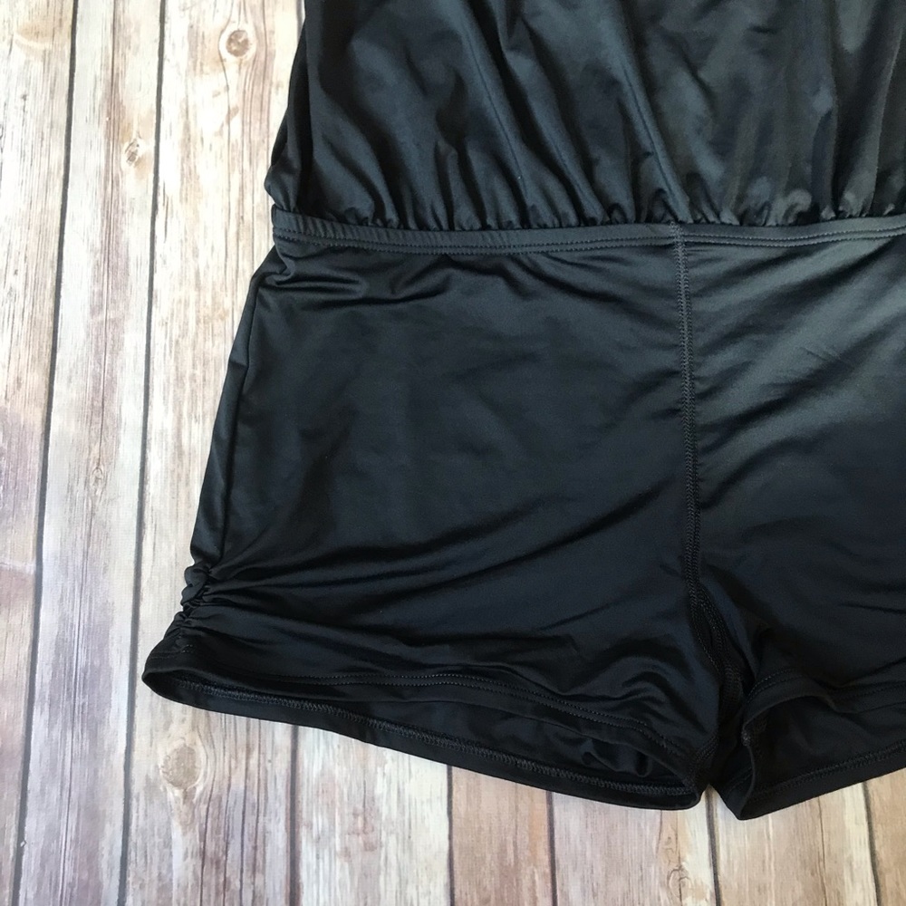 Pink lotus Black athletic romper - Picture 4 of 7